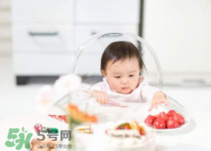 寶寶可以吃小龍蝦嗎？多大的寶寶可以吃小龍蝦呢？