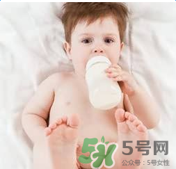 奶酪酸奶能給寶寶補(bǔ)鈣嗎？如何為寶寶選擇奶制品補(bǔ)鈣？