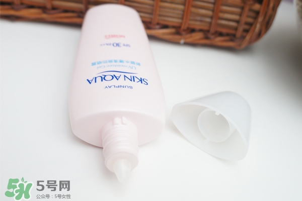 曼秀雷敦新碧防曬霜怎么樣？新碧防曬霜好用嗎
