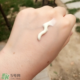 娜麗絲防曬霜和噴霧哪個好？娜麗絲防曬霜和噴霧對比
