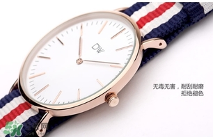 dw丹尼爾惠靈頓手表怎么調(diào)時(shí)間？dw手表怎么沒有日期