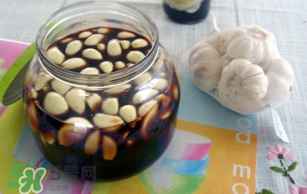 蒜頭泡醋有什么功效？蒜頭泡醋的功效和做法
