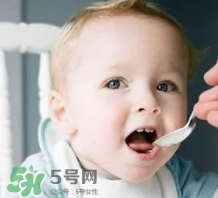 寶寶吃魚肝油什么時間吃最好？嬰兒吃魚肝油吃到什么時候？