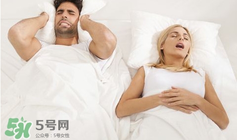 女人打鼾是什么原因？女人睡覺打鼾的原因