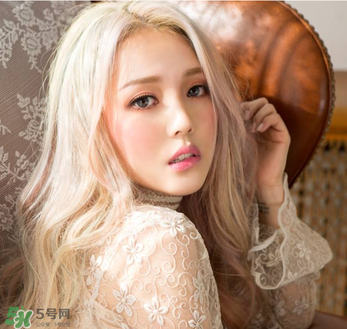 美妝博主pony結(jié)婚了嗎？ pony老公是誰？