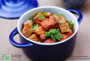 三文魚煮多久？寶寶吃三文魚煮多久熟？