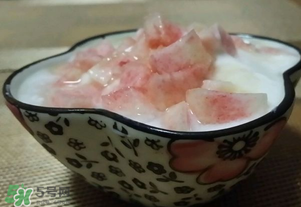 油桃和牛奶能一起吃嗎？喝完牛奶能吃油桃嗎？