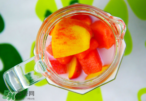 油桃和牛奶能一起吃嗎？喝完牛奶能吃油桃嗎？