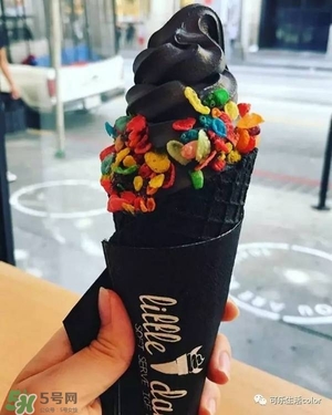 炭黑冰淇淋好吃嗎？炭黑冰淇淋哪里買？