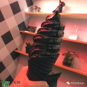 炭黑冰淇淋好吃嗎？炭黑冰淇淋哪里買？