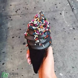 炭黑冰淇淋好吃嗎？炭黑冰淇淋哪里買？