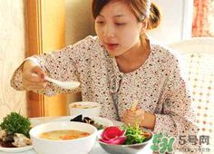 夏天做月子穿什么鞋？夏天做月子如何選擇鞋子？