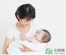 夏天坐月子可以天天洗澡嗎？夏季坐月子能洗澡嗎？