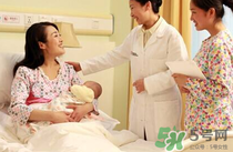 夏天坐月子可以吹風(fēng)扇嗎？夏天風(fēng)扇能不能給產(chǎn)婦用？