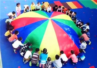 餃子在幼兒園玩的游戲叫什么？彩虹傘的捕魚游戲怎么玩？