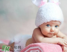 寶寶尿布疹可以擦紅霉素軟膏嗎？紅霉素軟膏對尿布疹有效嗎？