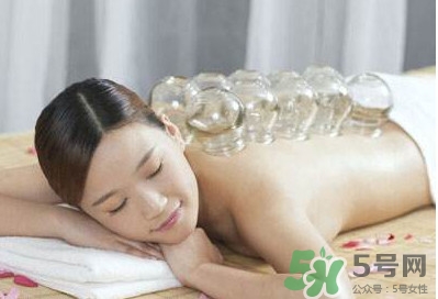 女人刮痧好還是拔罐好？刮痧和拔罐的區(qū)別