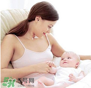 哺乳期能不能涂口紅呢？哺乳期涂口紅對寶寶有危害嗎？