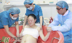 水中分娩是怎樣的？水中分娩與傳統(tǒng)分娩的區(qū)別有哪些？
