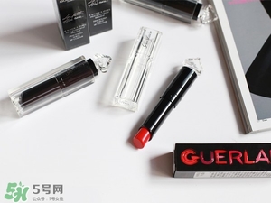 嬌蘭小黑裙007值得入嗎？嬌蘭小黑裙007唇膏口紅怎么樣？