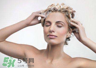 老人誤喝洗發(fā)乳 洗發(fā)乳是洗發(fā)水還是護(hù)發(fā)素？