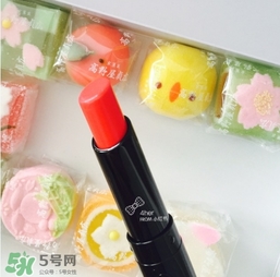 嬌蘭小黑裙003多少錢？嬌蘭小黑裙唇膏003專柜價格