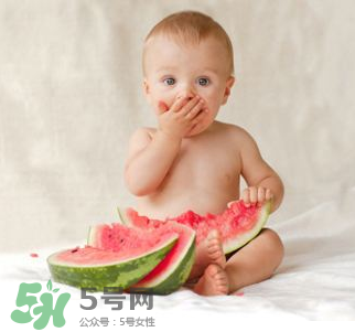夏天寶寶能不能吃冰西瓜呢？冰西瓜寶寶能吃嗎？