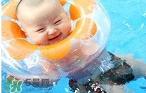 寶寶游泳耳朵進(jìn)水了怎么辦？寶寶游泳如何避免耳朵進(jìn)水？