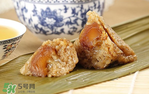 蛋黃肉粽和鮮肉粽哪個熱量高？一個蛋黃肉粽的熱量是多少？