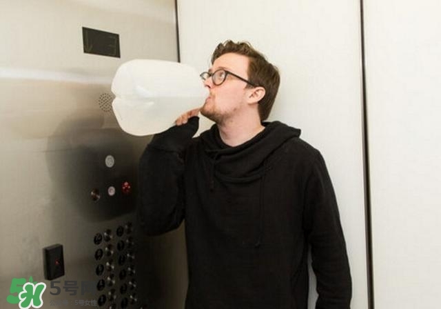 30天不喝飲料，妹子的對比照令人震驚 喝白開水的好處