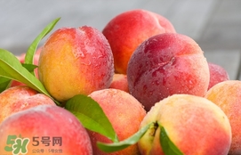 吃桃子要不要削皮？吃桃子的去皮方法