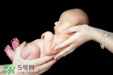 寶寶臍帶掉了要緊嗎？寶寶臍帶掉了出血了怎么辦？