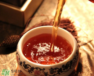 普洱茶發(fā)霉了怎么處理？普洱茶發(fā)霉了還能喝嗎？