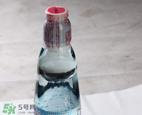 波子汽水彈珠怎么拿出來？怎么把波子汽水的彈珠拿出來？
