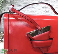 loewe三角包怎么看真假？羅意威巴塞羅那三角包真假辨別