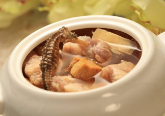 鱷魚肉燉湯要去皮嗎？鱷魚肉煲湯新鮮的好還是干的好