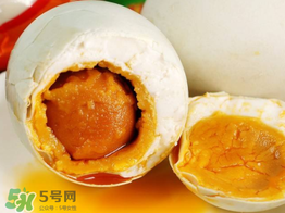 咸鴨蛋能帶上飛機(jī)嗎？飛機(jī)上能帶鴨蛋嗎？