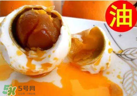 咸鴨蛋能帶上飛機(jī)嗎？飛機(jī)上能帶鴨蛋嗎？
