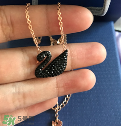 施華洛世奇黑天鵝是什么材質(zhì)？施華洛世奇黑天鵝是水晶嗎？