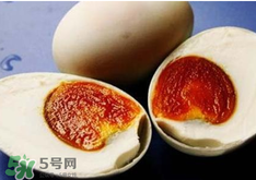 咸鴨蛋放久了還能吃嗎？咸鴨蛋放臭了還能吃嗎？