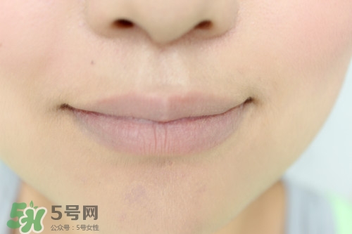 染唇液怎么用？染唇液使用方法