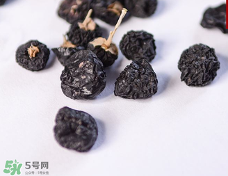 黑枸杞真假怎么辨別？黑枸杞真假辨別的方法