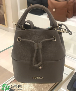 furla水桶包有幾種尺寸？芙拉水桶包尺寸多大？