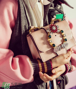 miumiu miulady包包正品多少錢？miulady寶石包專柜價(jià)格