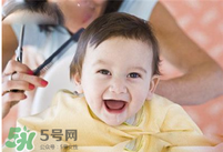 夏天寶寶能剃光頭嗎？夏天寶寶剃光頭好嗎？