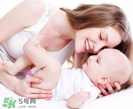 寶寶指甲上有白點(diǎn)是怎么回事？寶寶指甲上有白點(diǎn)正常嗎？