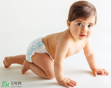 寶寶指甲里的臟東西該怎么處理？寶寶指甲臟怎么辦？