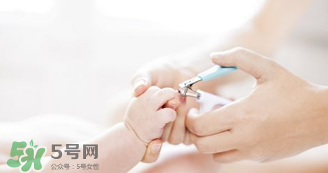 寶寶指甲用什么剪？寶寶剪指甲需要專門(mén)的工具嗎？