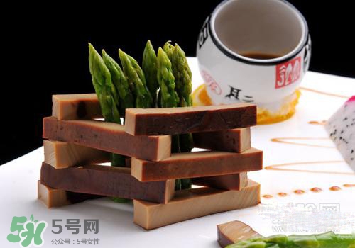 蘆筍焯水幾分鐘可以吃？蘆筍要焯水幾分鐘