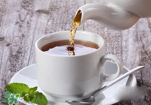 胃脹氣可以喝蜂蜜水嗎？胃脹氣可不可以喝蜂蜜水？